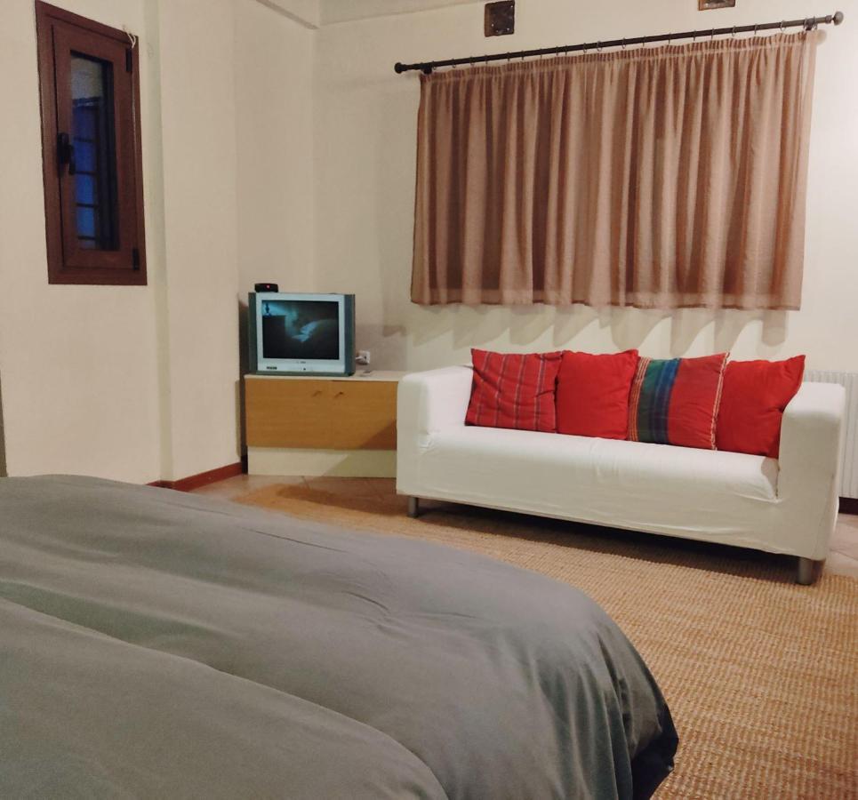 Klio Guesthouse Портарія Екстер'єр фото