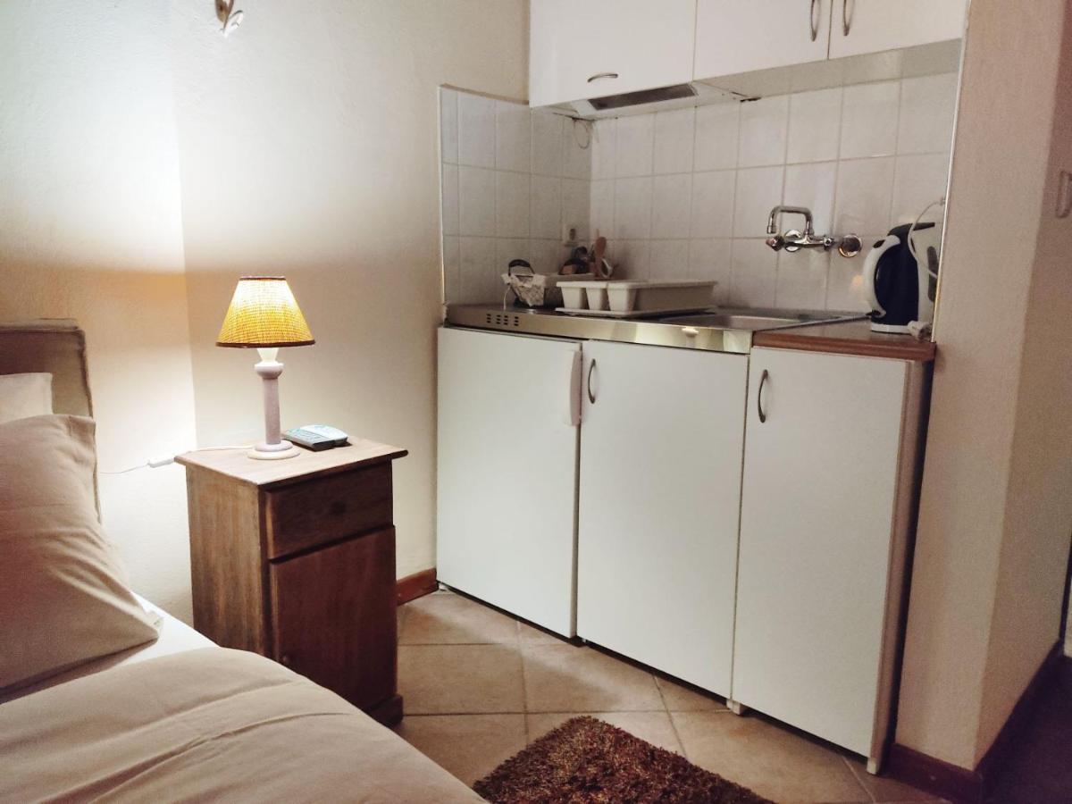 Klio Guesthouse Портарія Екстер'єр фото